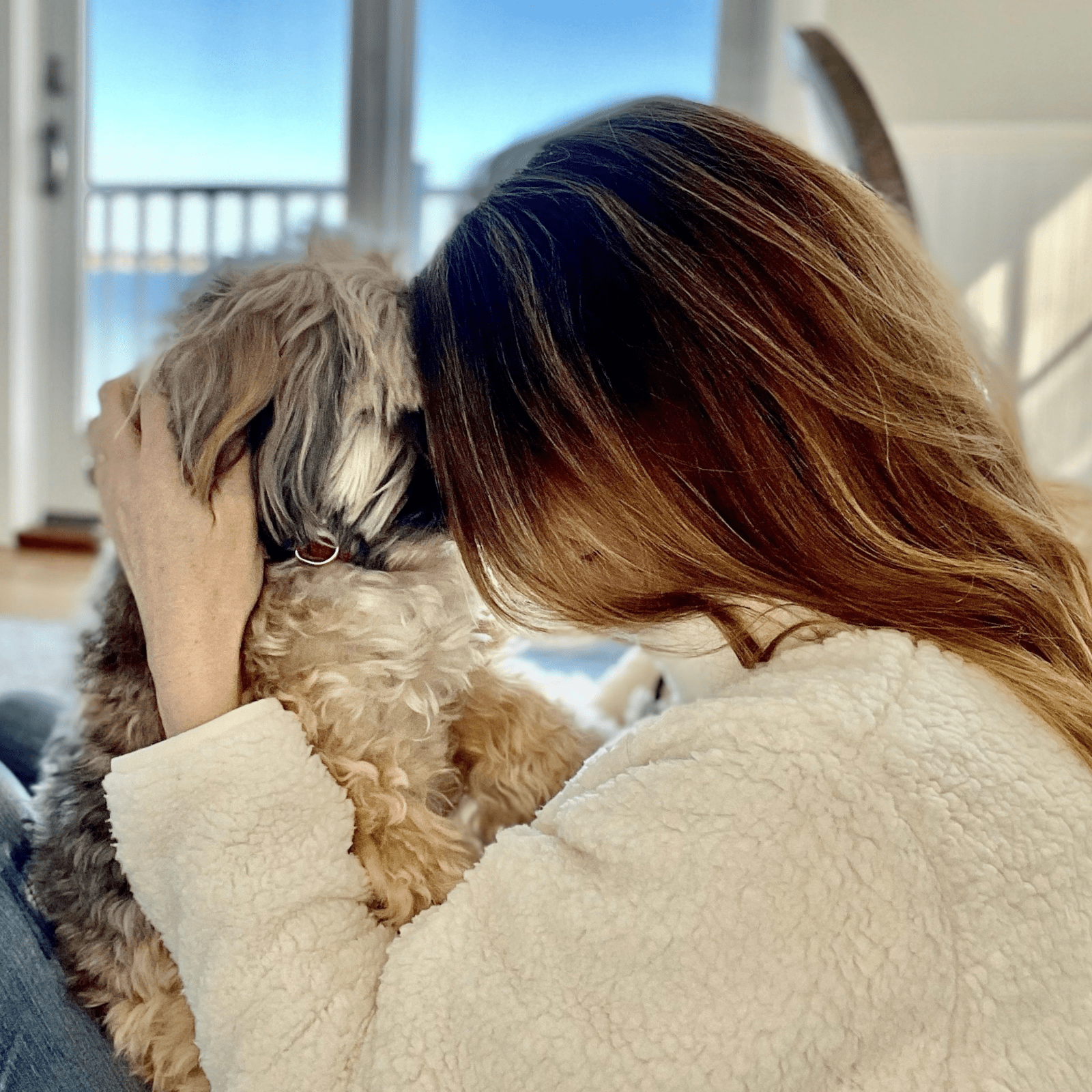 picture of woman and dog to illustrate what kind of pet parent is a peaceful pup parent